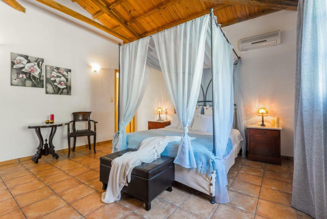 Villa Tassoula Isomata Luaran gambar
