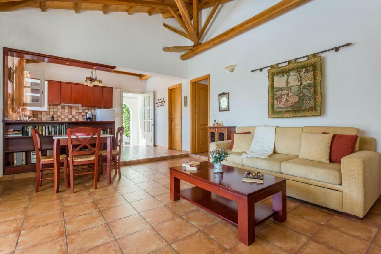 Villa Tassoula Isomata Luaran gambar