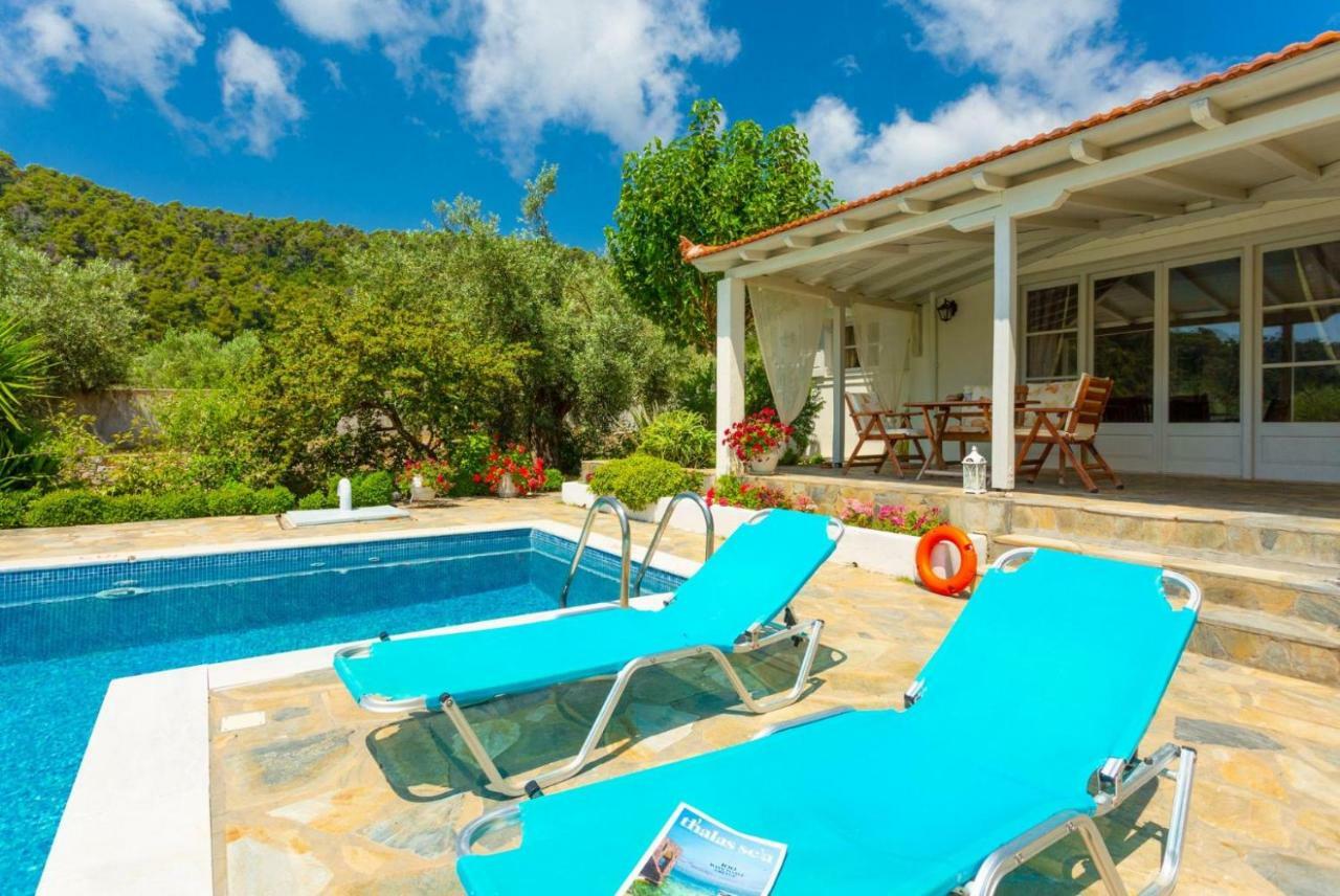 Villa Tassoula Isomata Luaran gambar