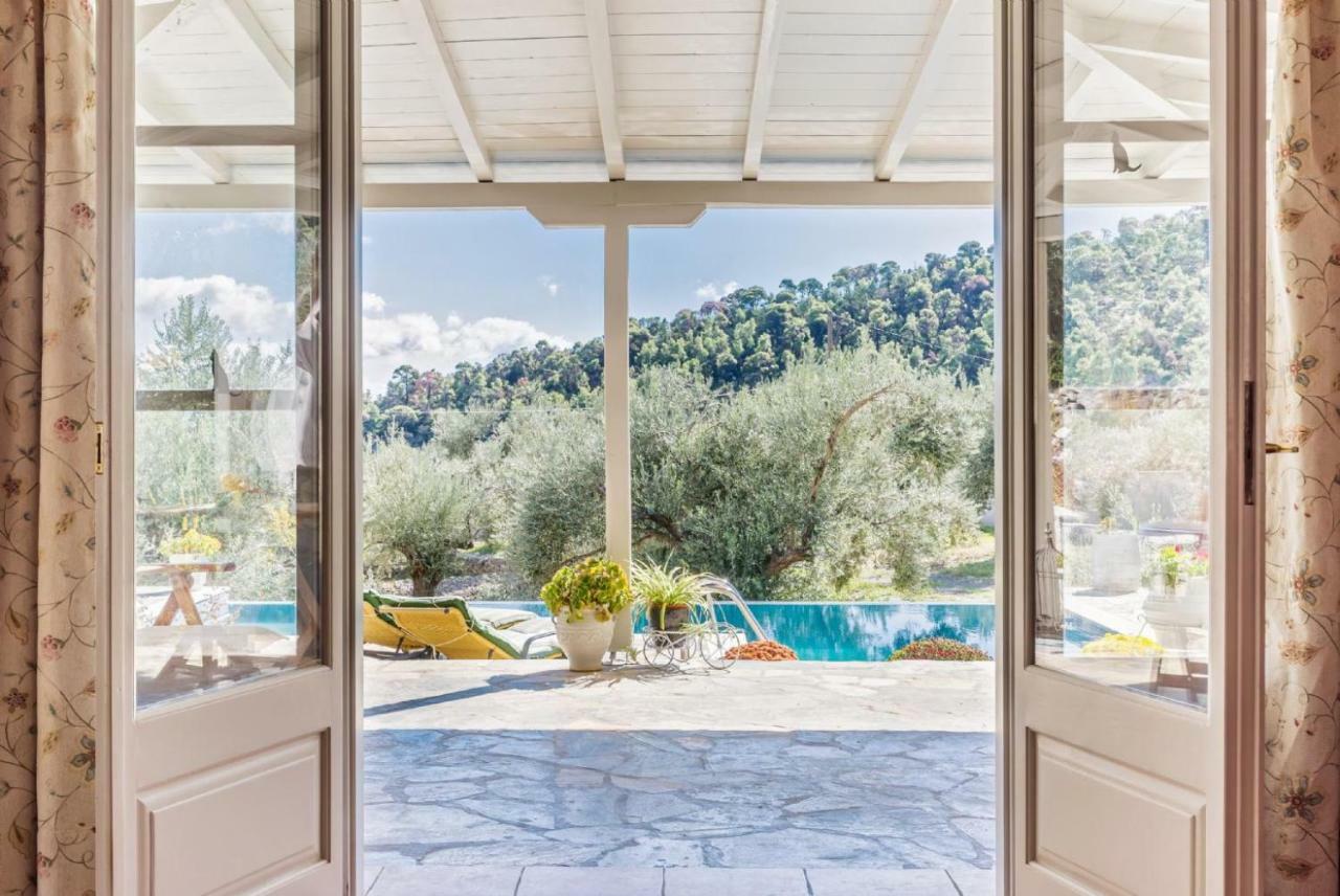 Villa Tassoula Isomata Luaran gambar